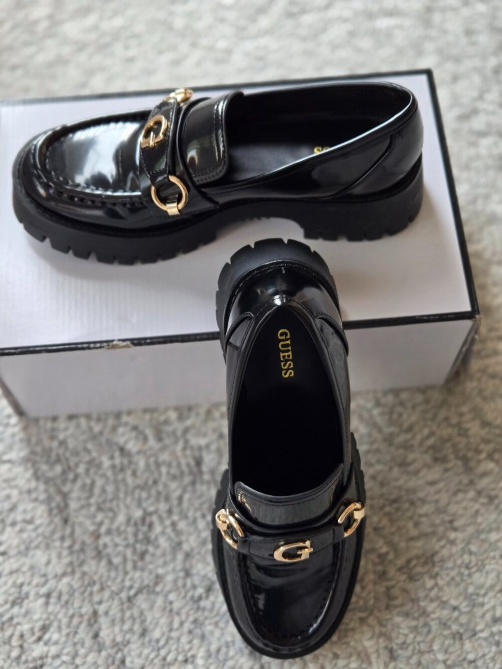 Guess Loafer  Lug sole
